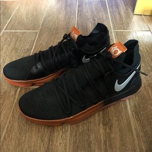 Nike Zoom KD10 size 17, RARE/EXCLUSIVE